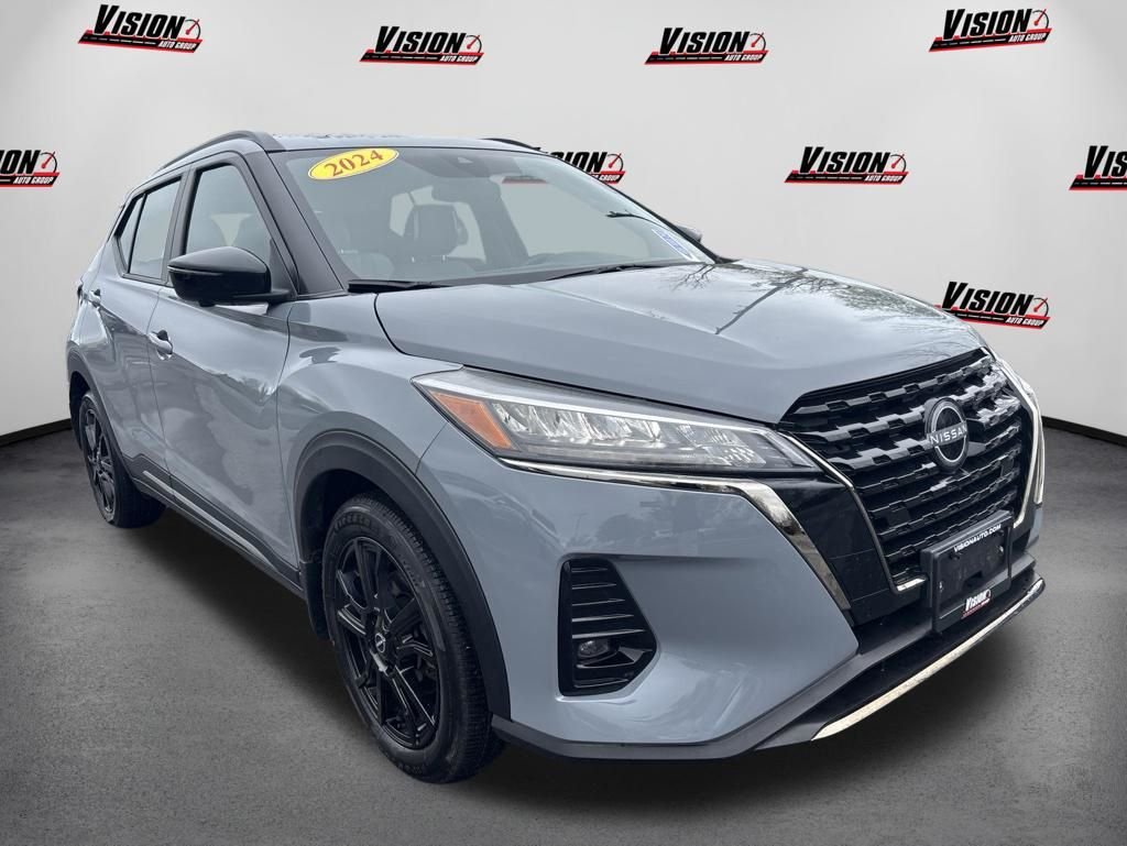 Used 2024 Gray Nissan SR image 3