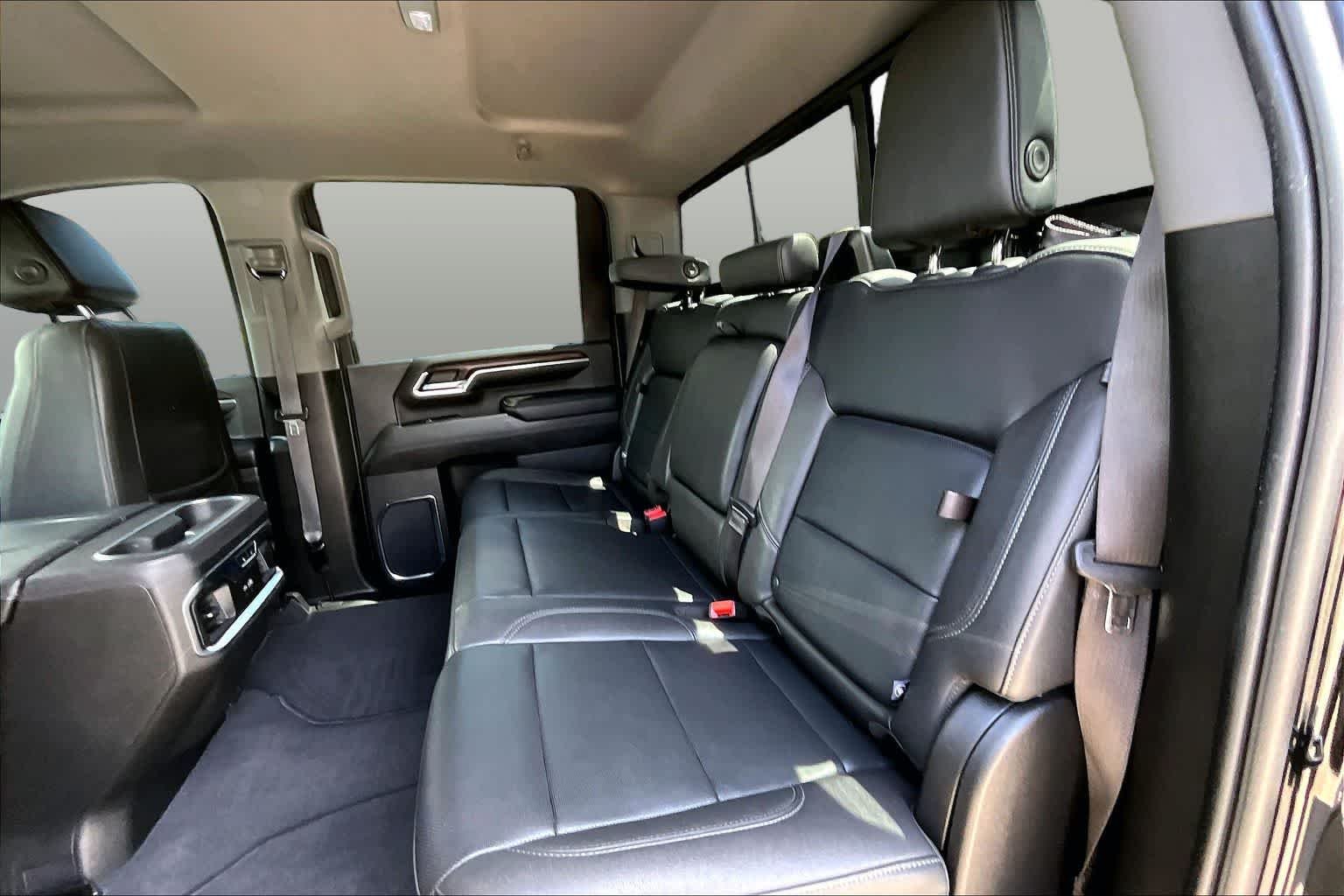 Used 2024 Onyx Black GMC SLT image 21