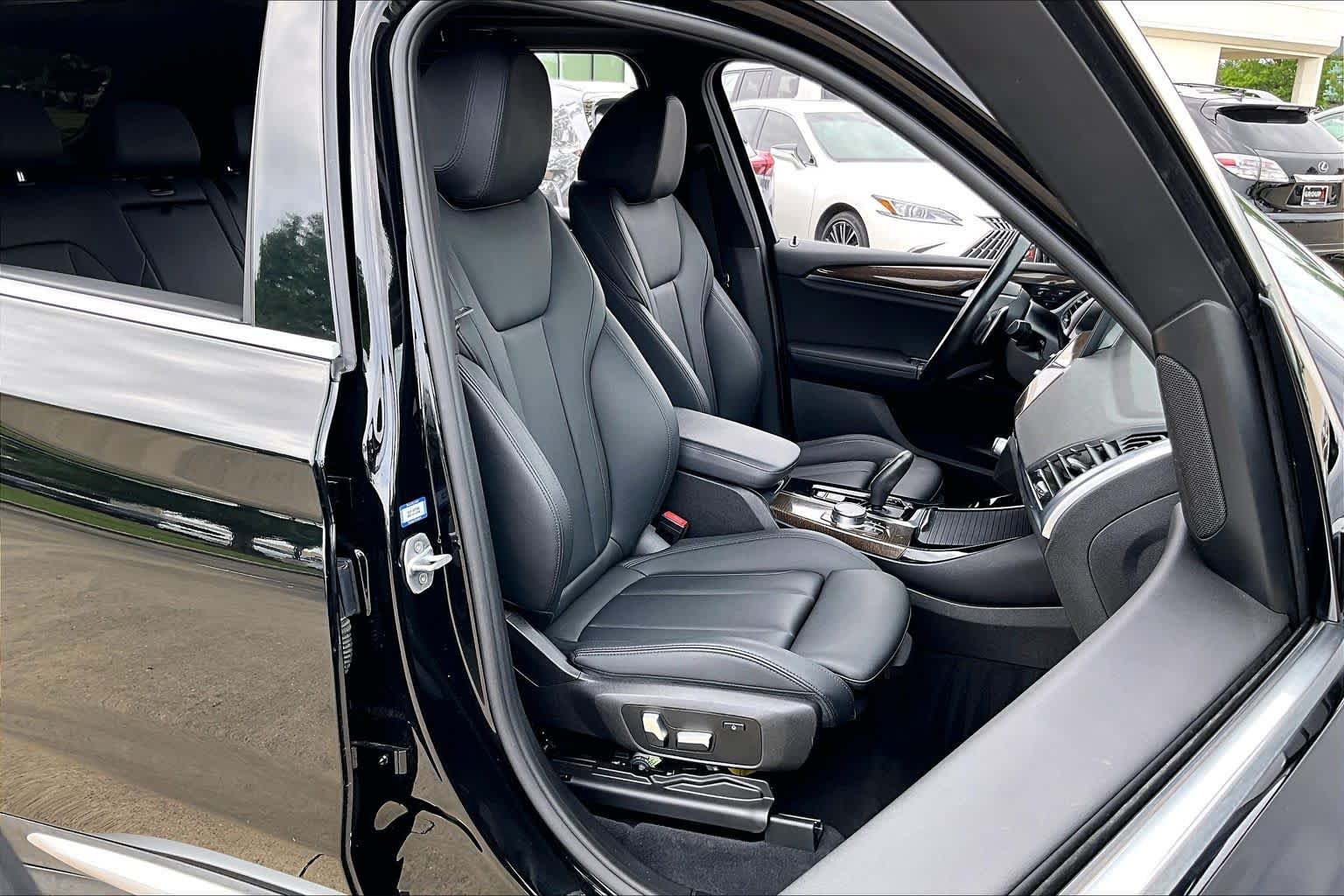 Used 2020 Jet Black BMW sDrive30i image 8