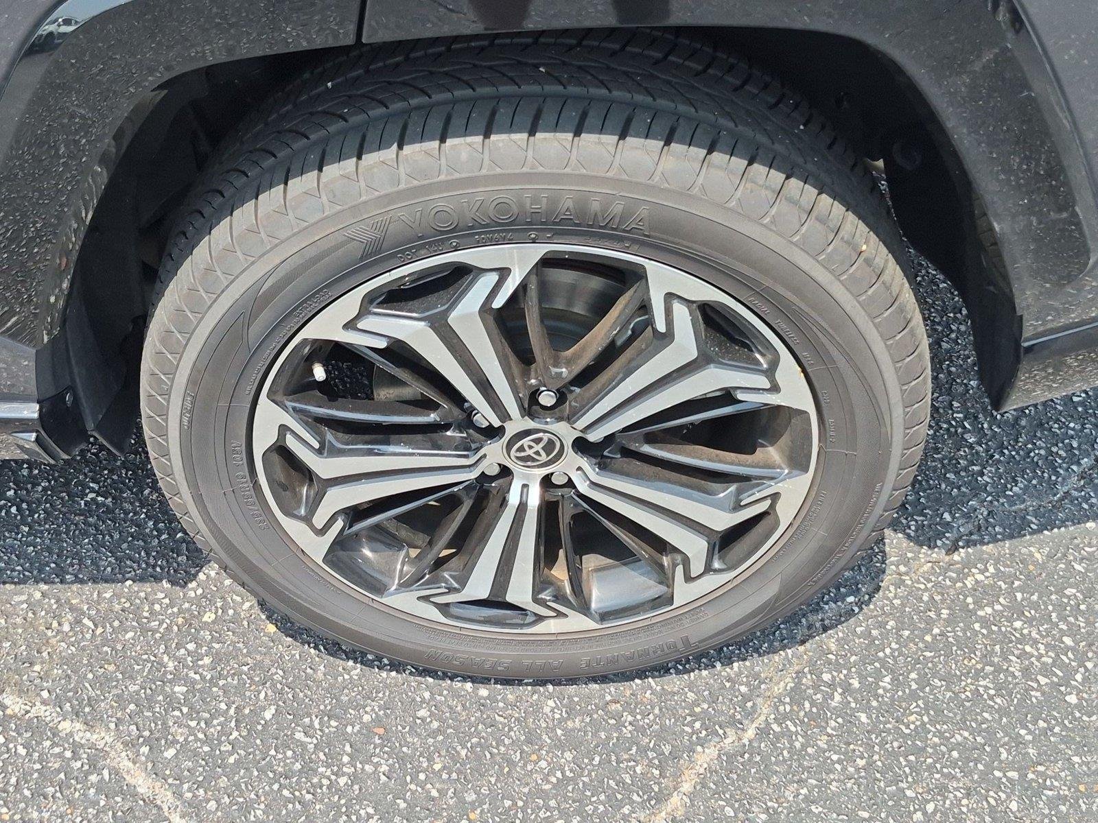 Used 2022  Toyota XSE image 11
