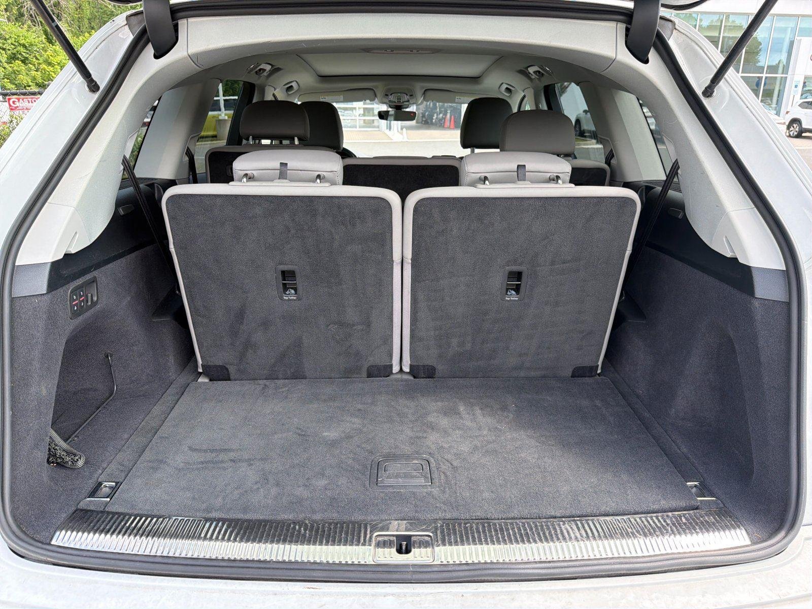 Used 2024  Audi Premium Plus image 35
