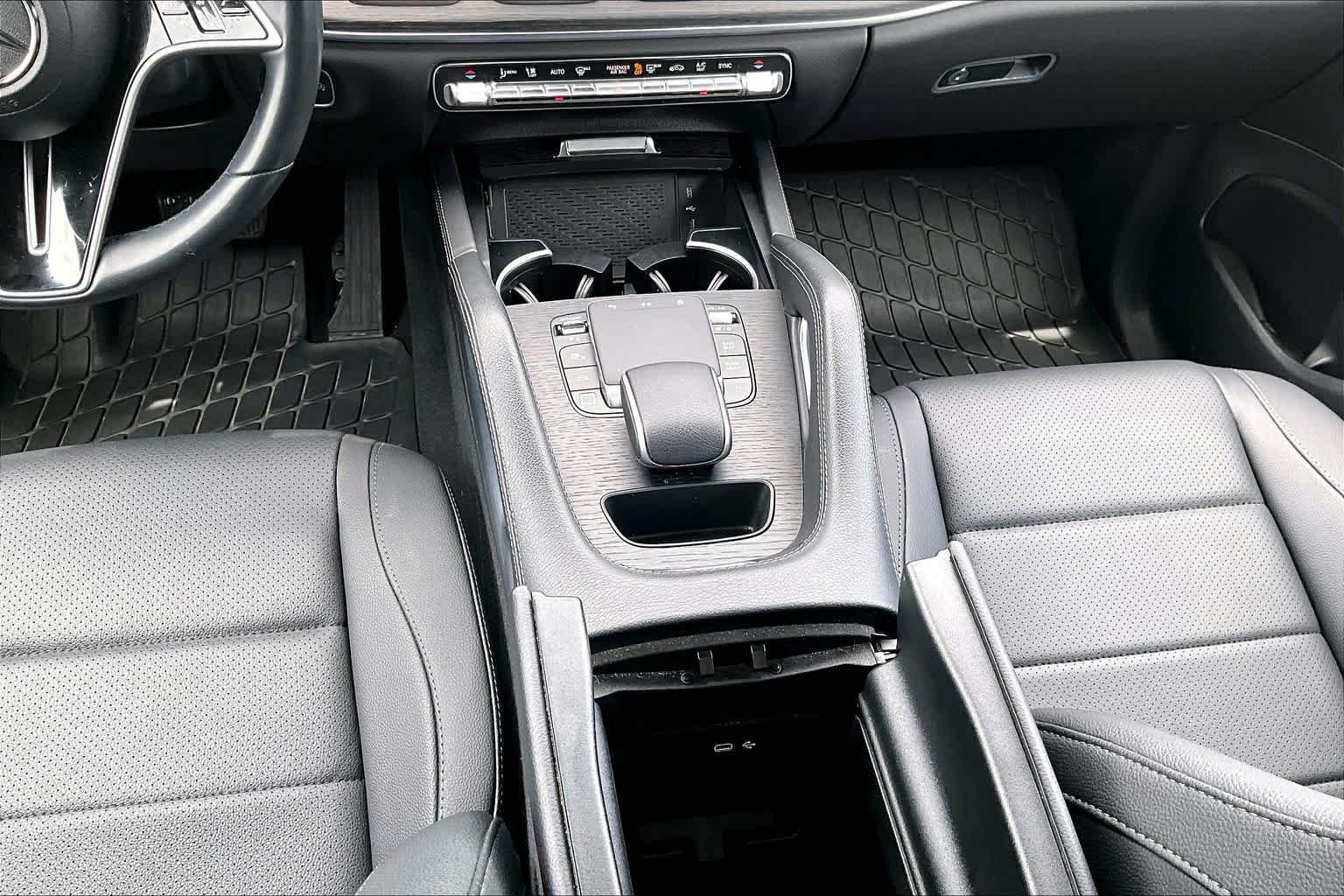 Used 2025 Obsidian Black Metallic Mercedes-Benz GLE 450 image 35