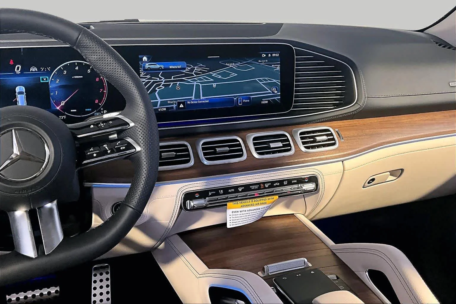 New 2026 MANUFAKTUR Moonlight White Metallic Mercedes-Benz GLS 450 image 8