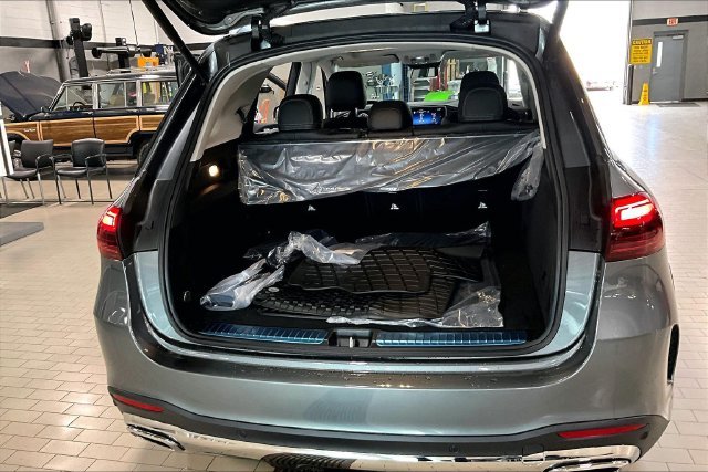 New 2026 Selenite Grey Metallic Mercedes-Benz GLE 450 image 25