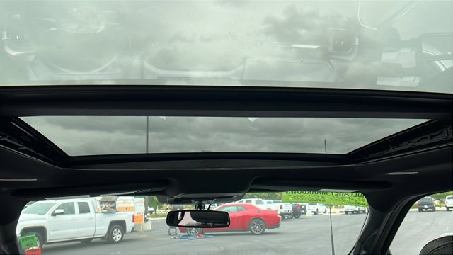 Used 2022 Silver Ford  image 27
