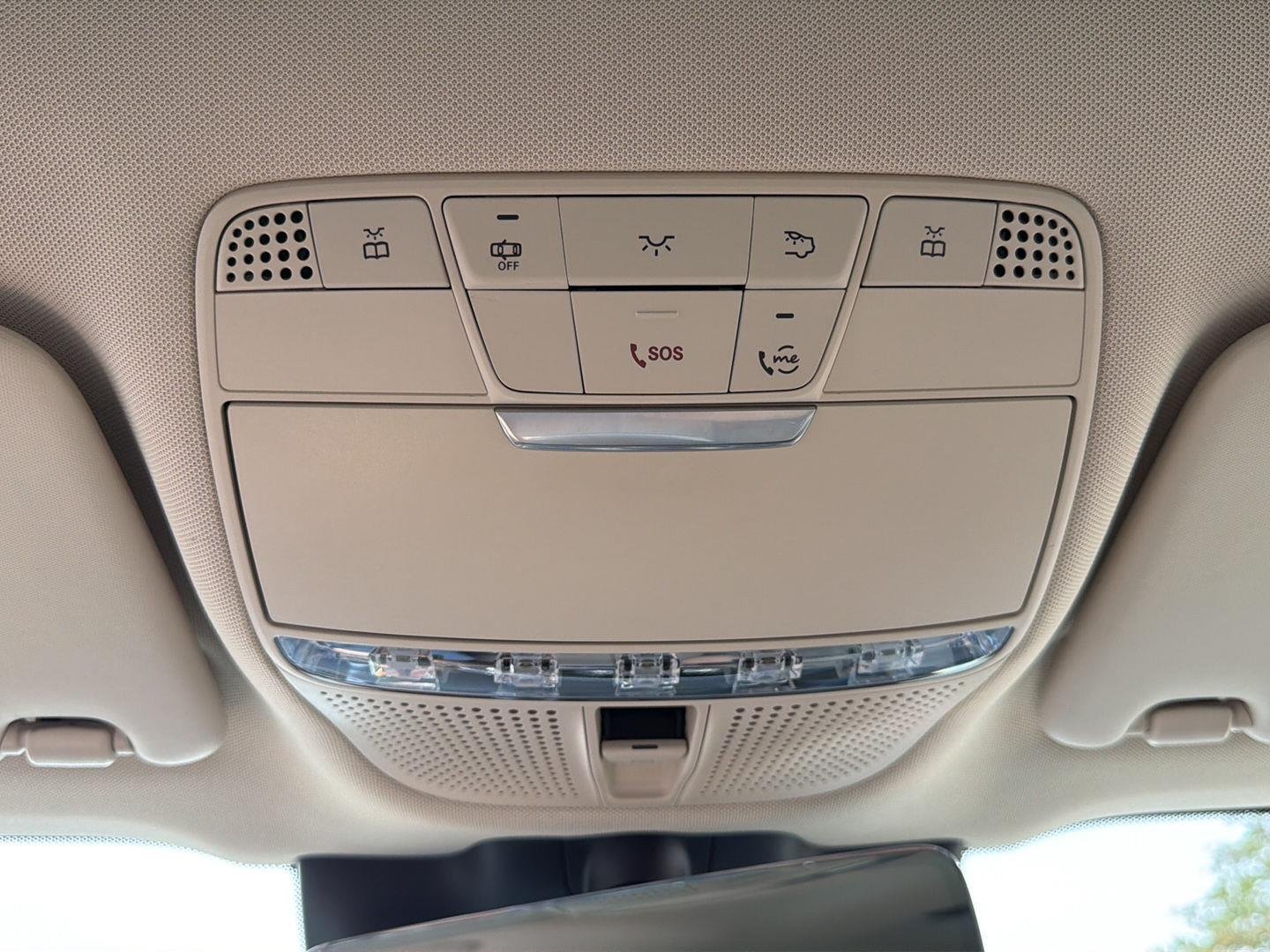 Used 2021 Polar White Mercedes-Benz GLC 300 image 18