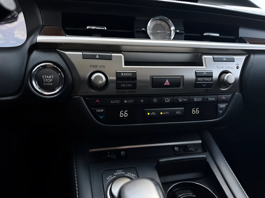 Used 2017 White Lexus 350 image 9