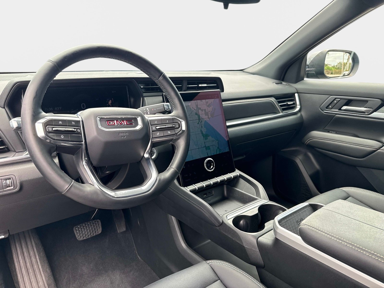 Used 2025 Sterling Metallic GMC AWD Elevation image 15