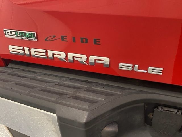 Used 2011 Red GMC SLE image 36