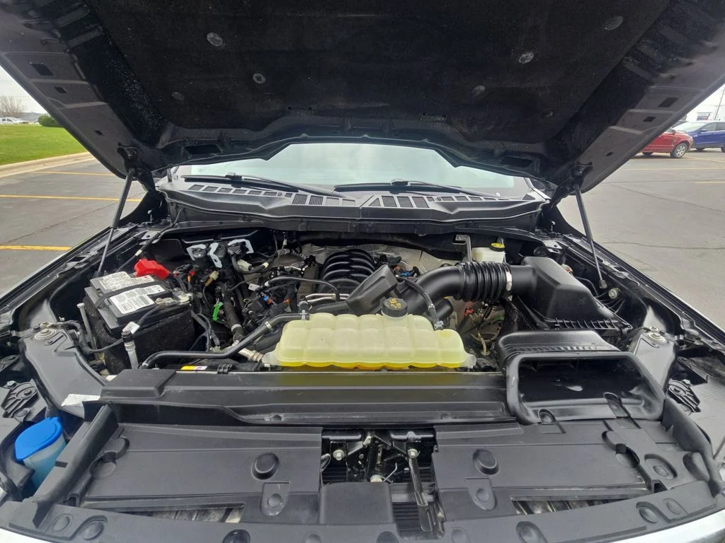 Used 2023 Black Ford XLT image 19