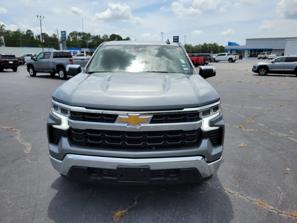 Used 2026 Sterling Gray Metallic Chevrolet LT image 9