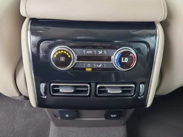 Used 2022  Lincoln Standard image 19