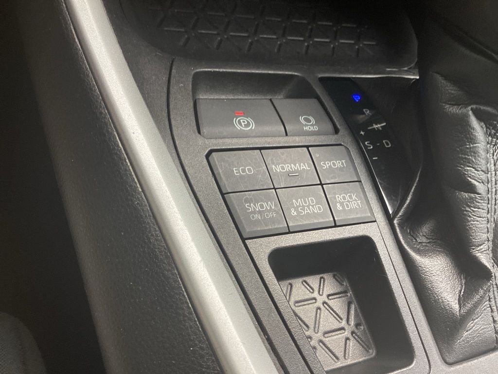Used 2021 White Toyota XLE image 20