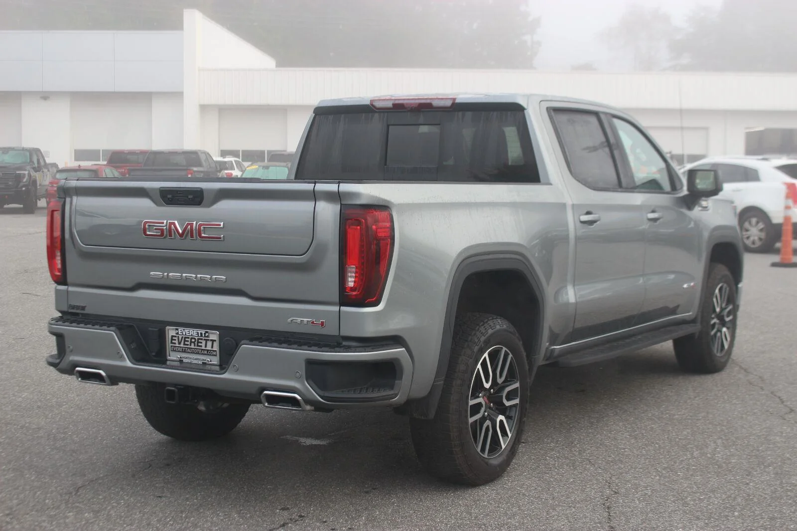 Used 2025 Sterling Metallic GMC AT4 image 7
