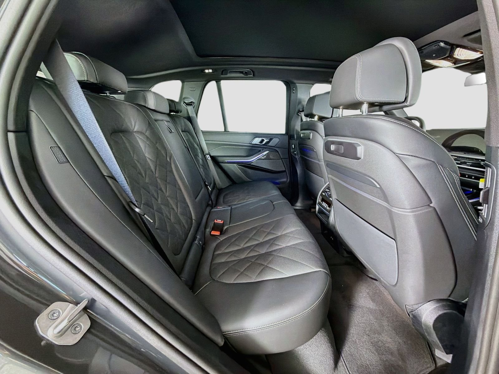 2026 BMW X5 M60i - Photo 29