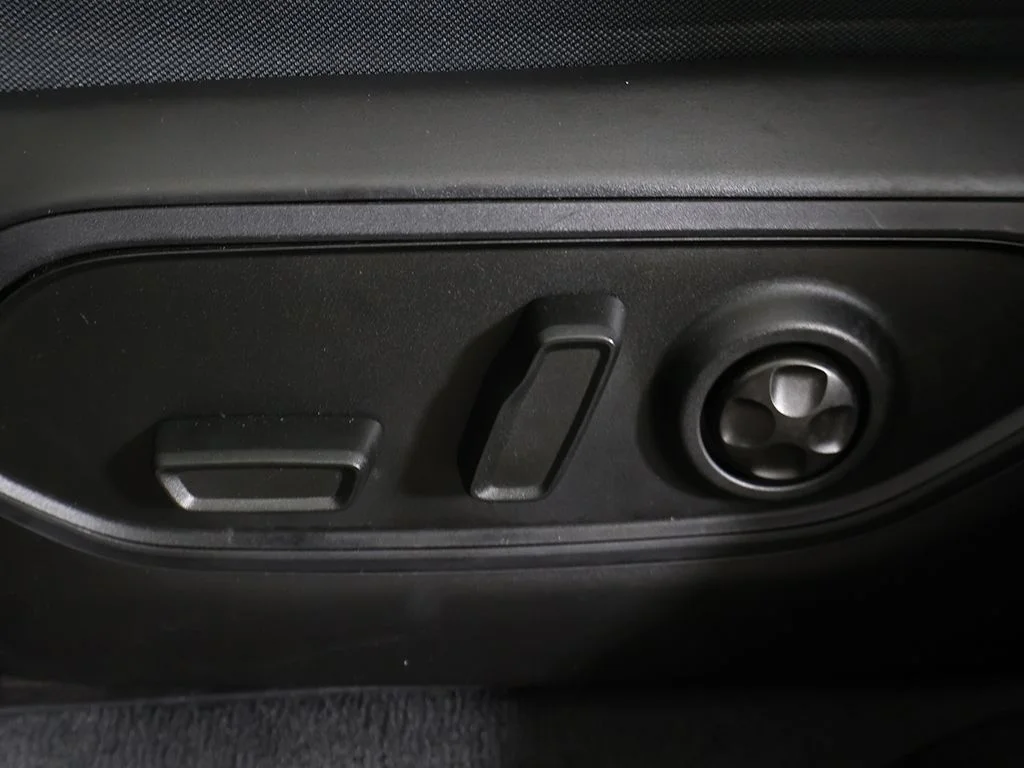 Used 2022 Gray Jeep Limited image 38