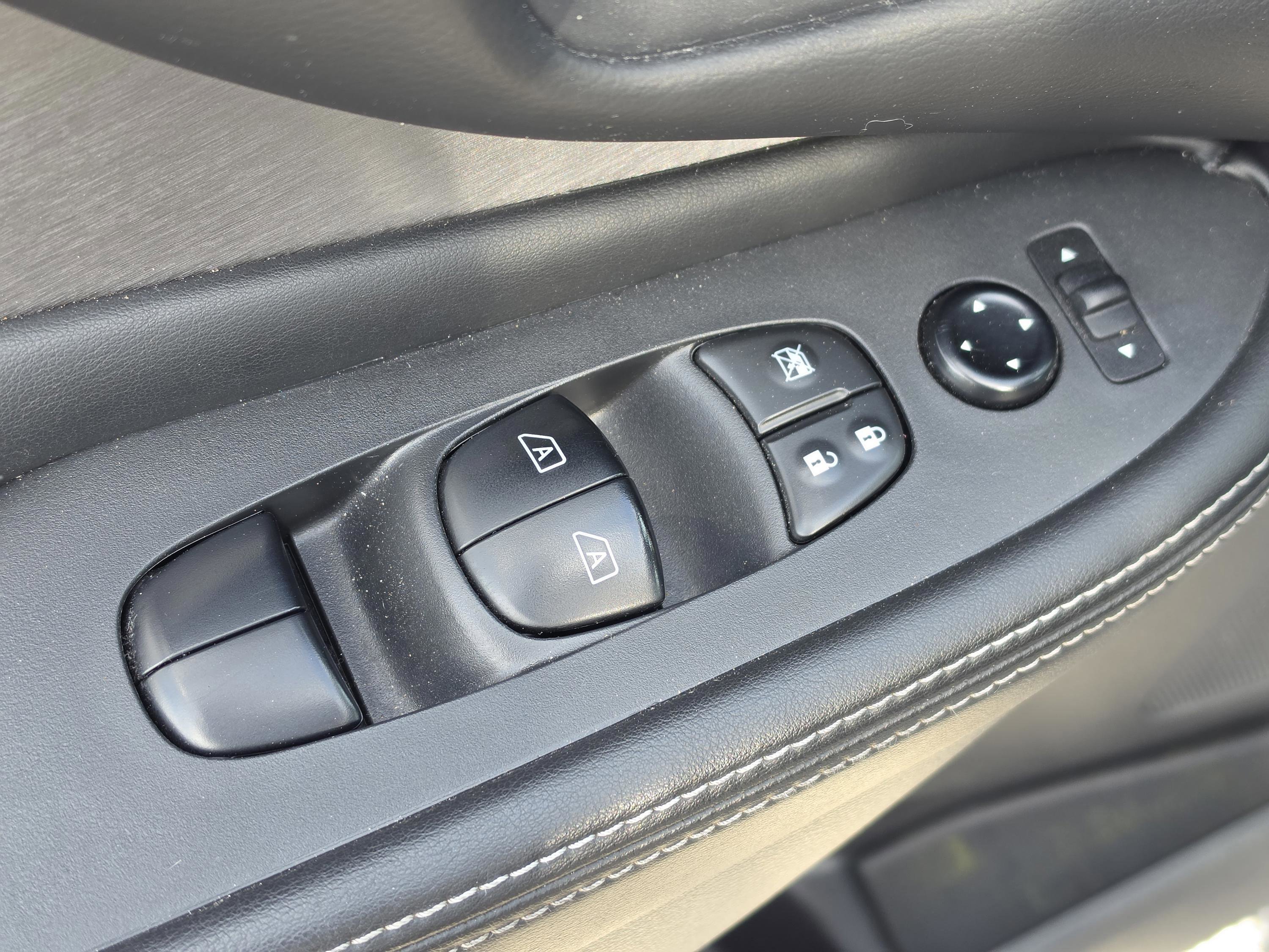Used 2022 Brilliant Silver Metallic Nissan S image 20