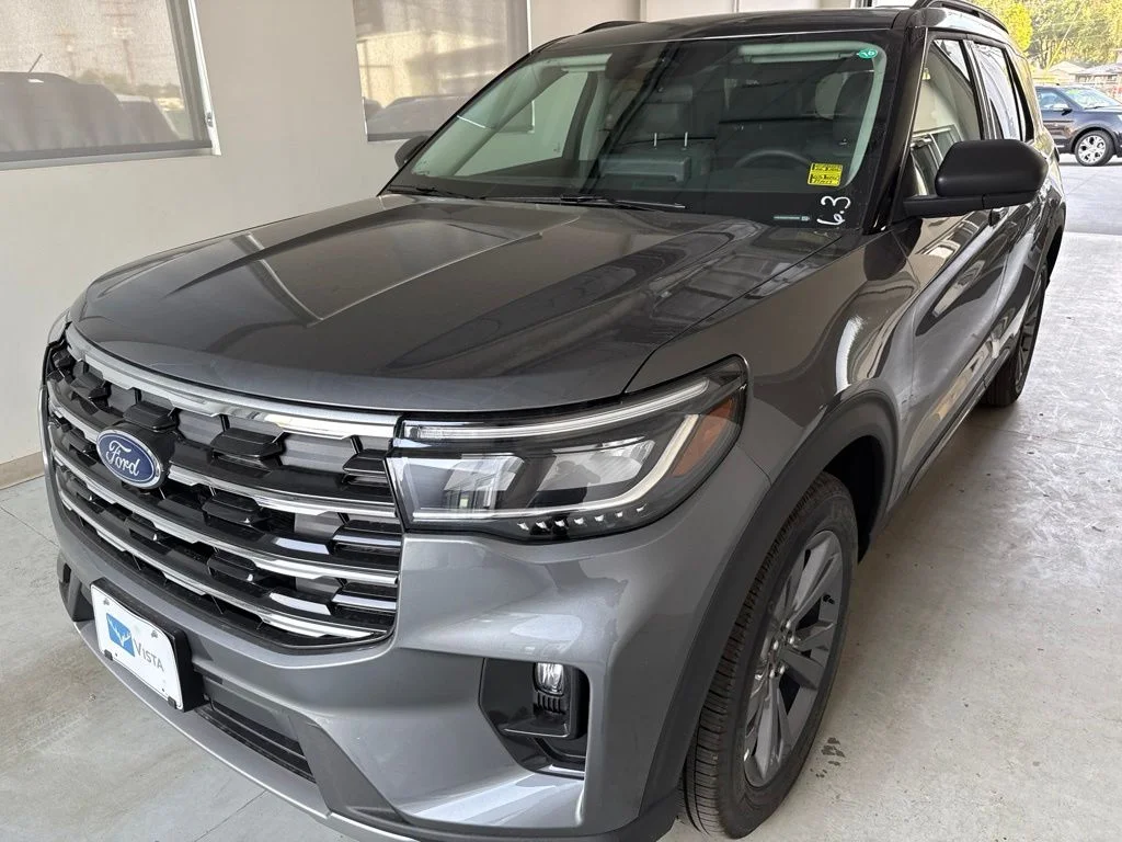 New 2026 Carbonized Gray Metallic Ford Active image 9