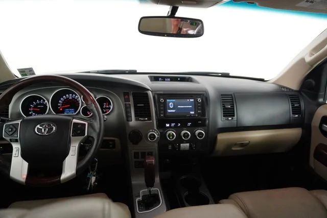 Used 2015 White Toyota Platinum image 34