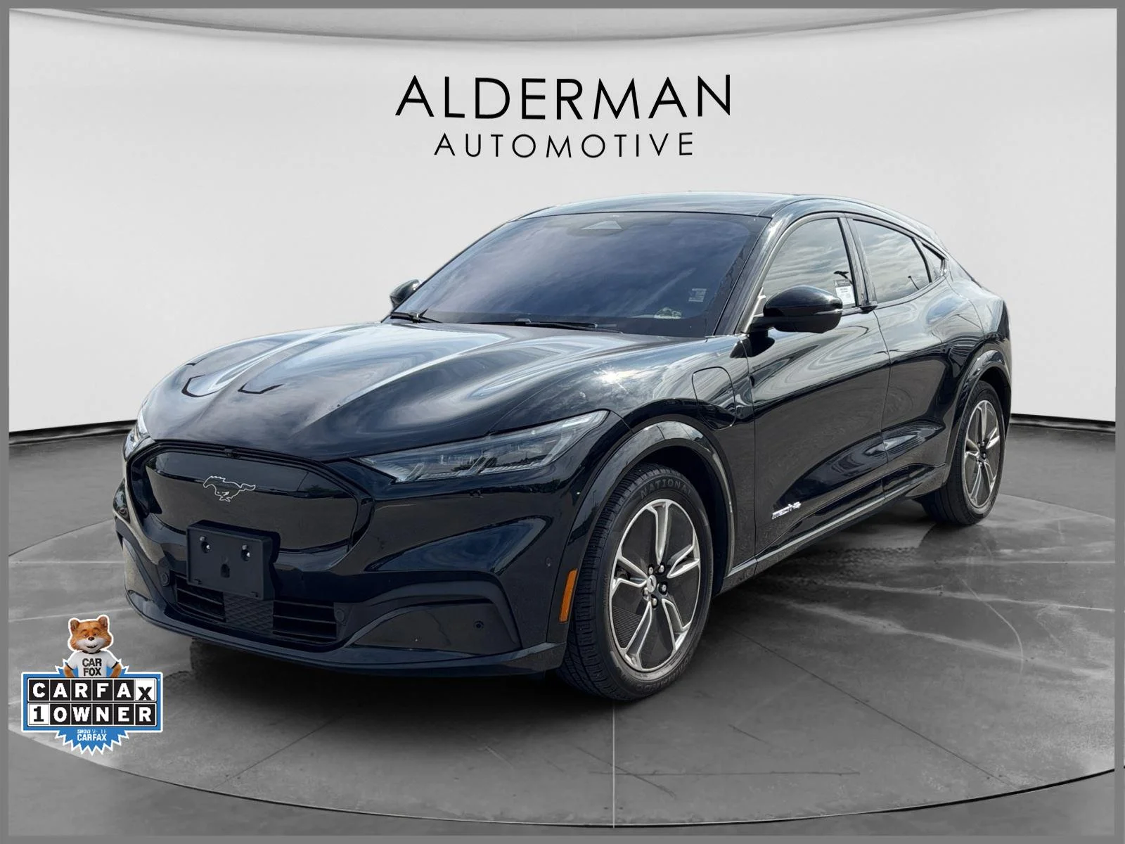 2023 Ford Mustang-Mach-e Premium's photo