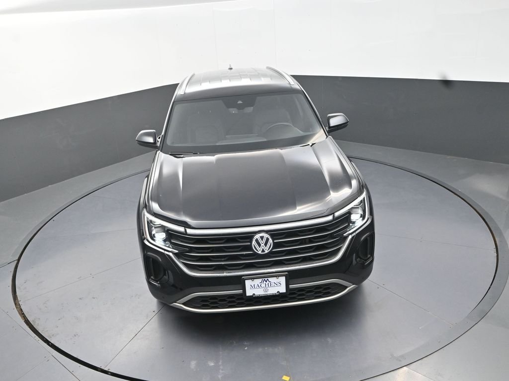 Used 2026  Volkswagen SE w/Technology image 15