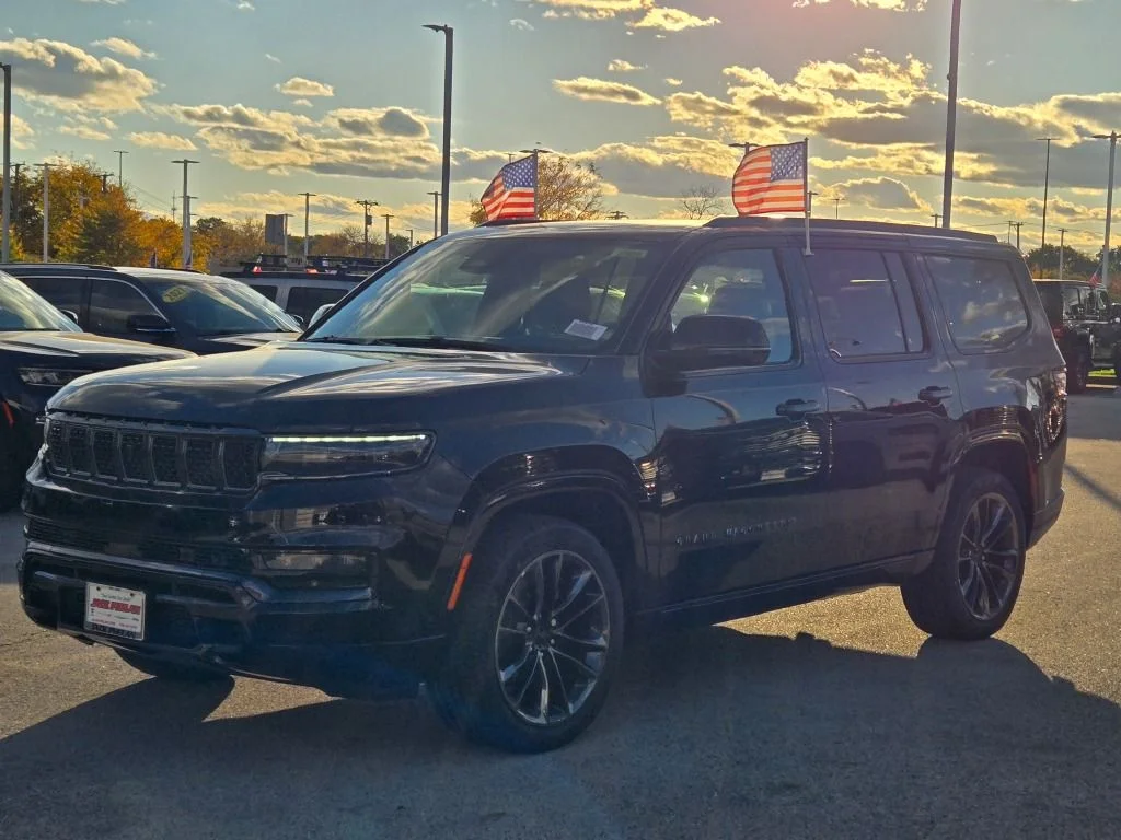 New 2025 Diamond Black Crystal Pearl-Coat Exterior Paint Jeep Series II image 3