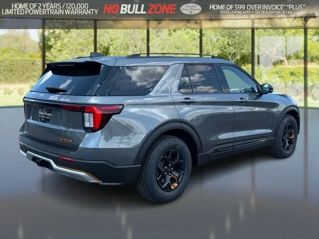 New 2026 Carbonized Gray Metallic Ford Tremor® image 29