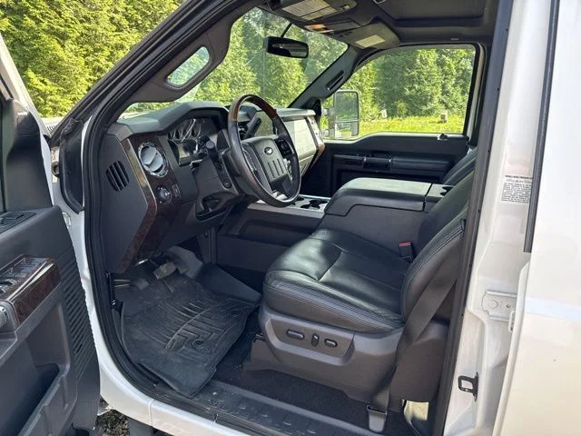Used 2014 White Ford Platinum image 16
