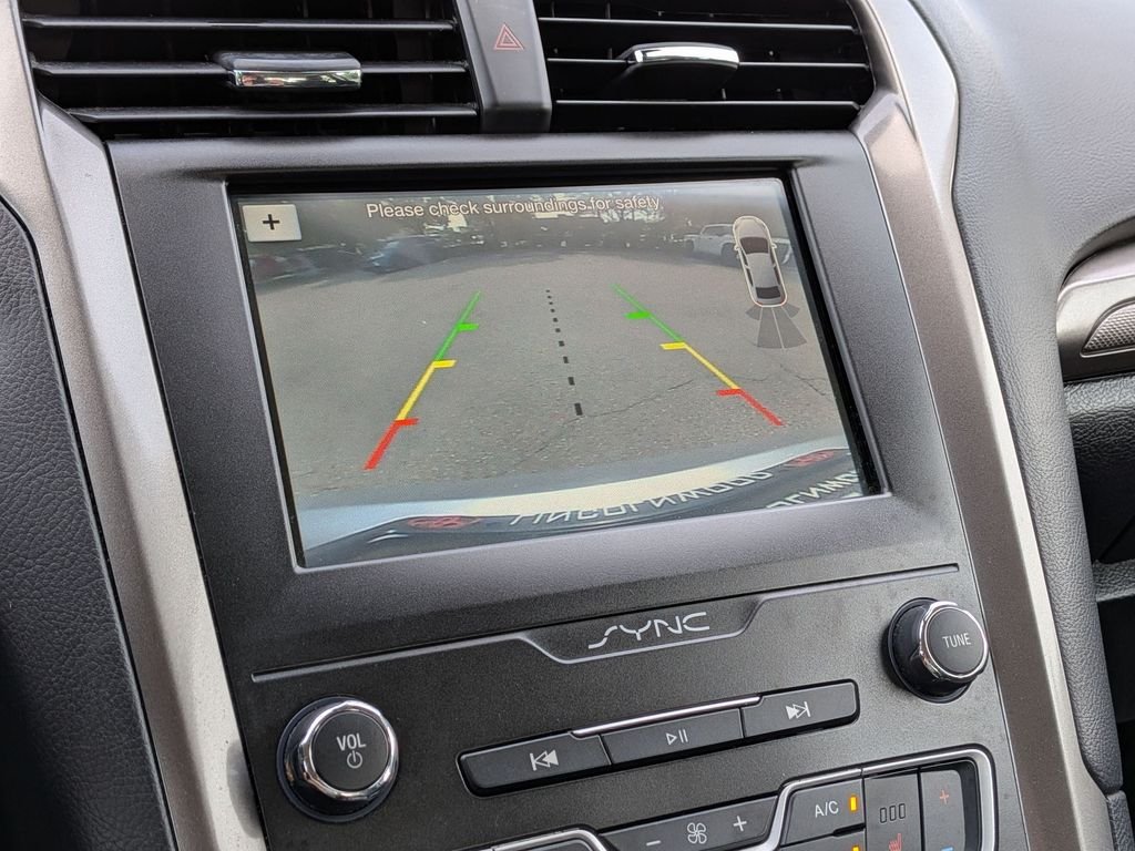Used 2019 Silver Ford SE image 6