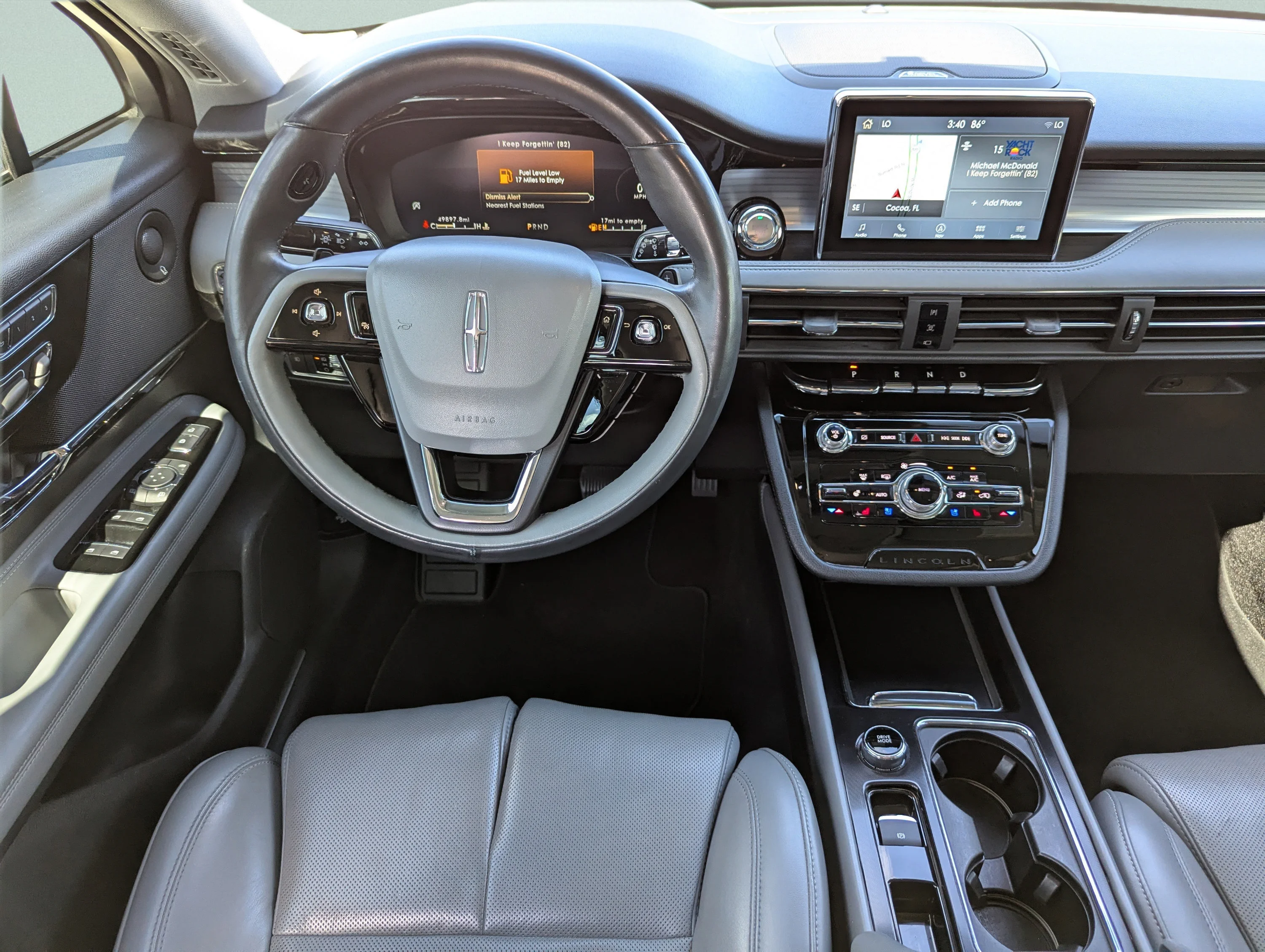 Used 2021 Gray Lincoln Reserve image 15