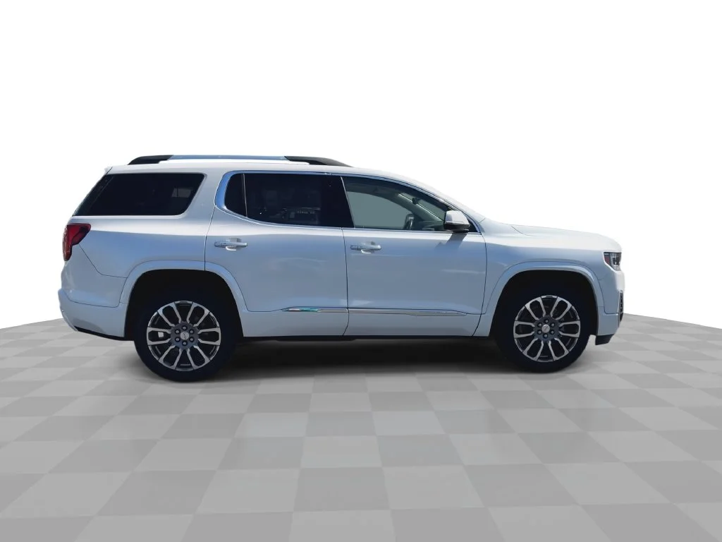 Used 2022 White GMC Denali image 9