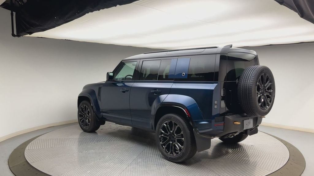 New 2026 Sargasso Blue Land Rover OCTA image 4