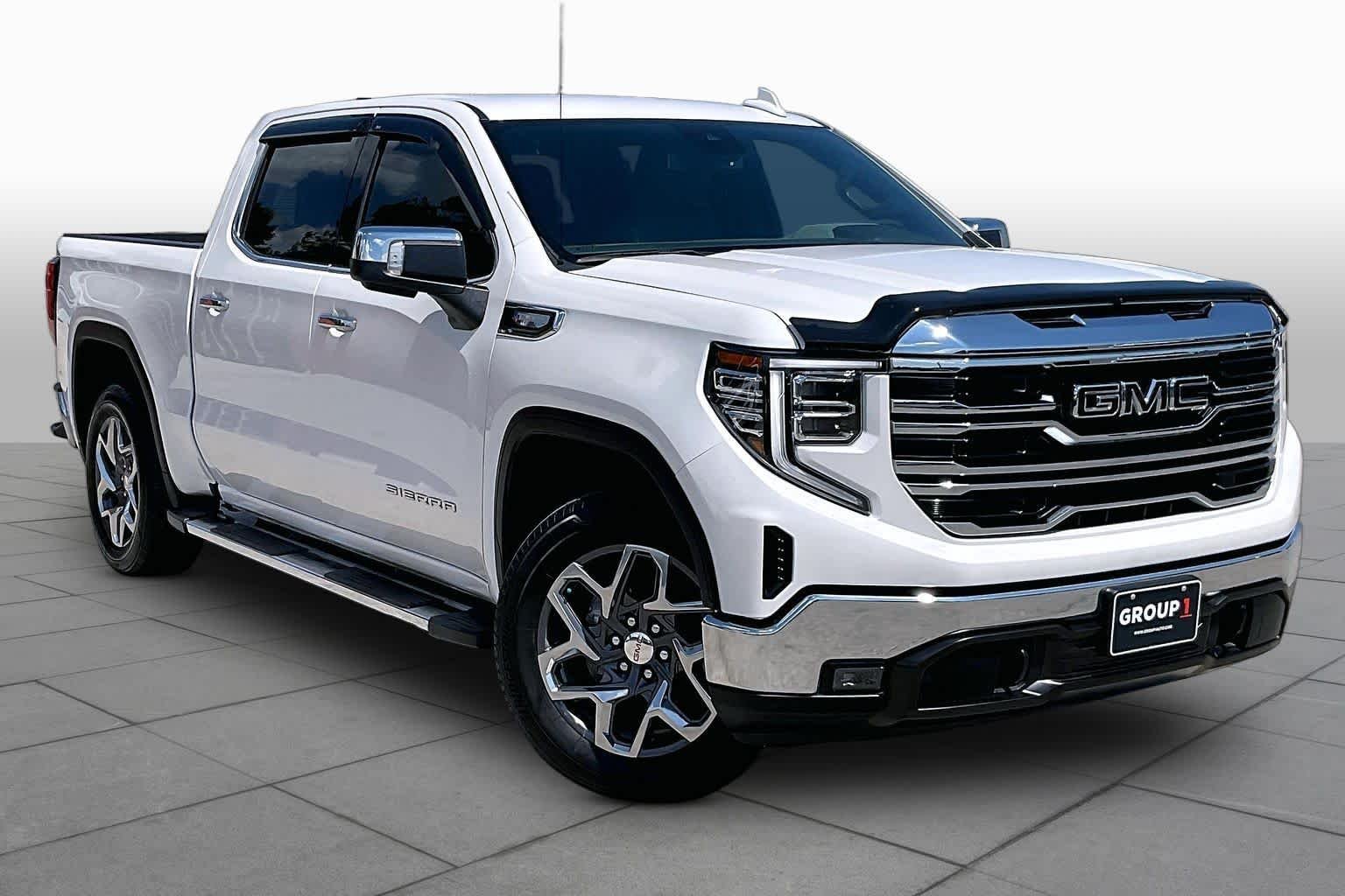 Used 2024 White Frost Tricoat GMC SLT image 3