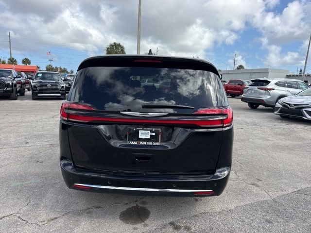 2026 Chrysler Pacifica Select - Photo 8