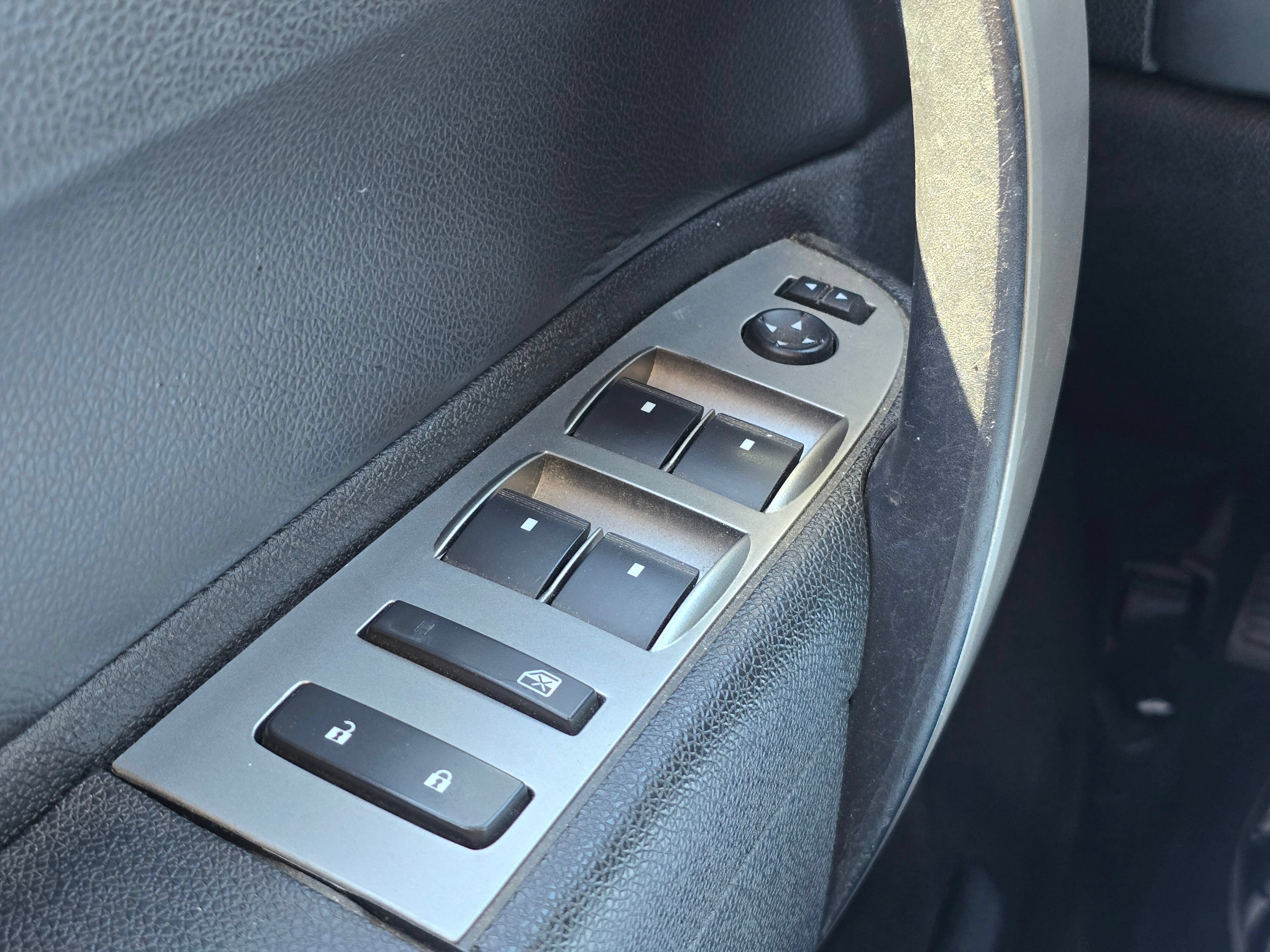 Used 2013 QUICKSILVER METALLIC GMC SLE image 29