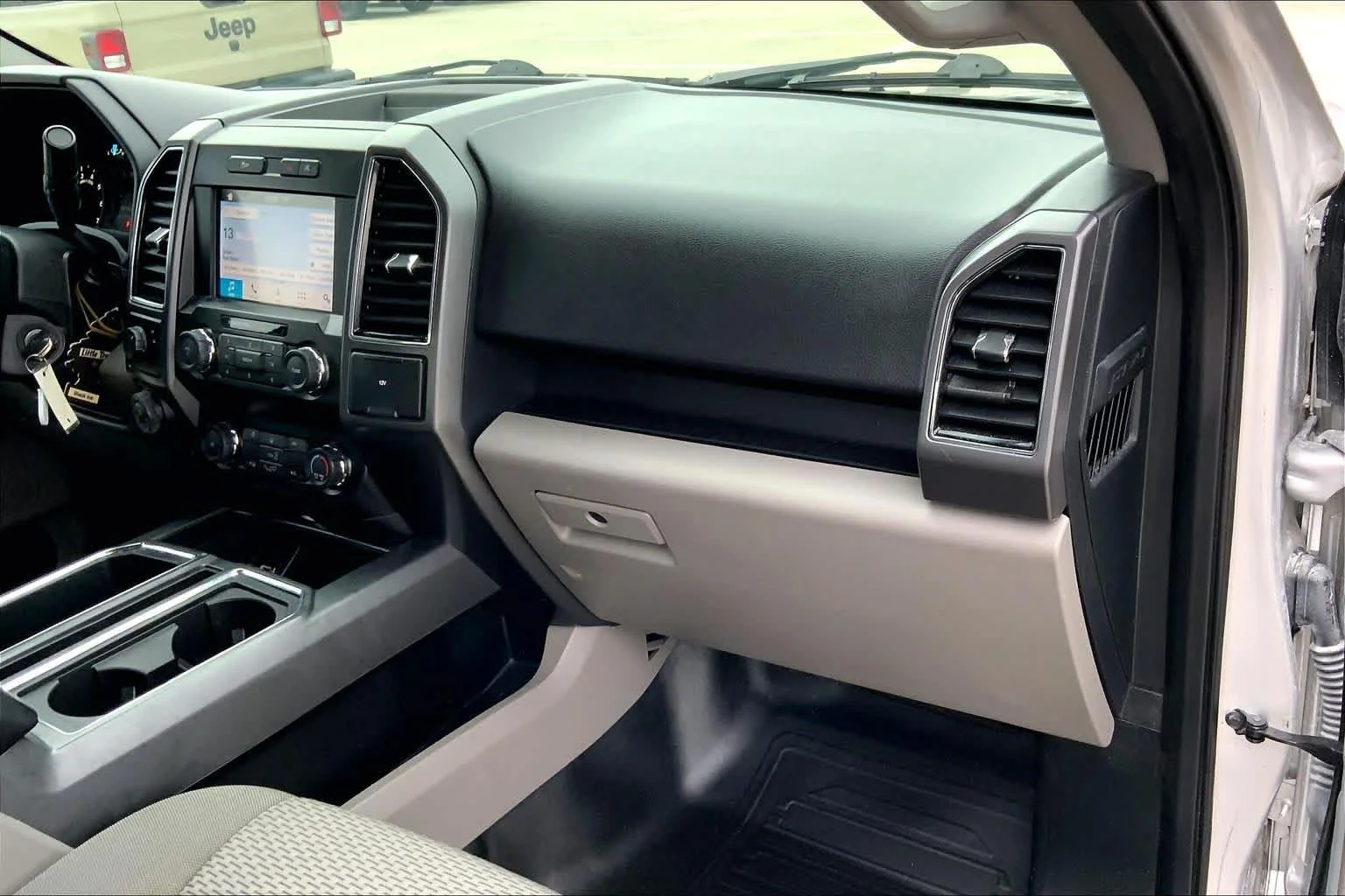 Used 2019 Ingot Silver/Magnetic Ford XLT image 18