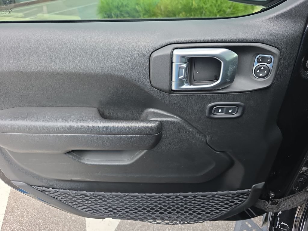 Used 2023 Black Jeep Rubicon image 15