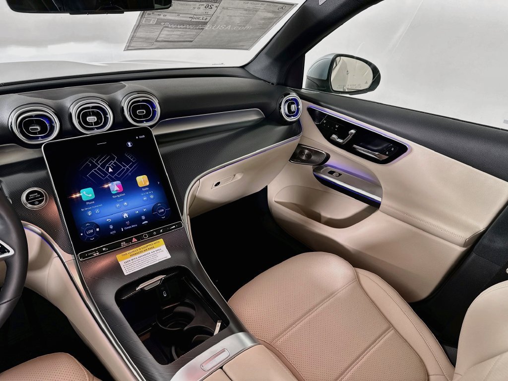New 2027 Cirrus Silver Metallic Mercedes-Benz GLC 300 image 59