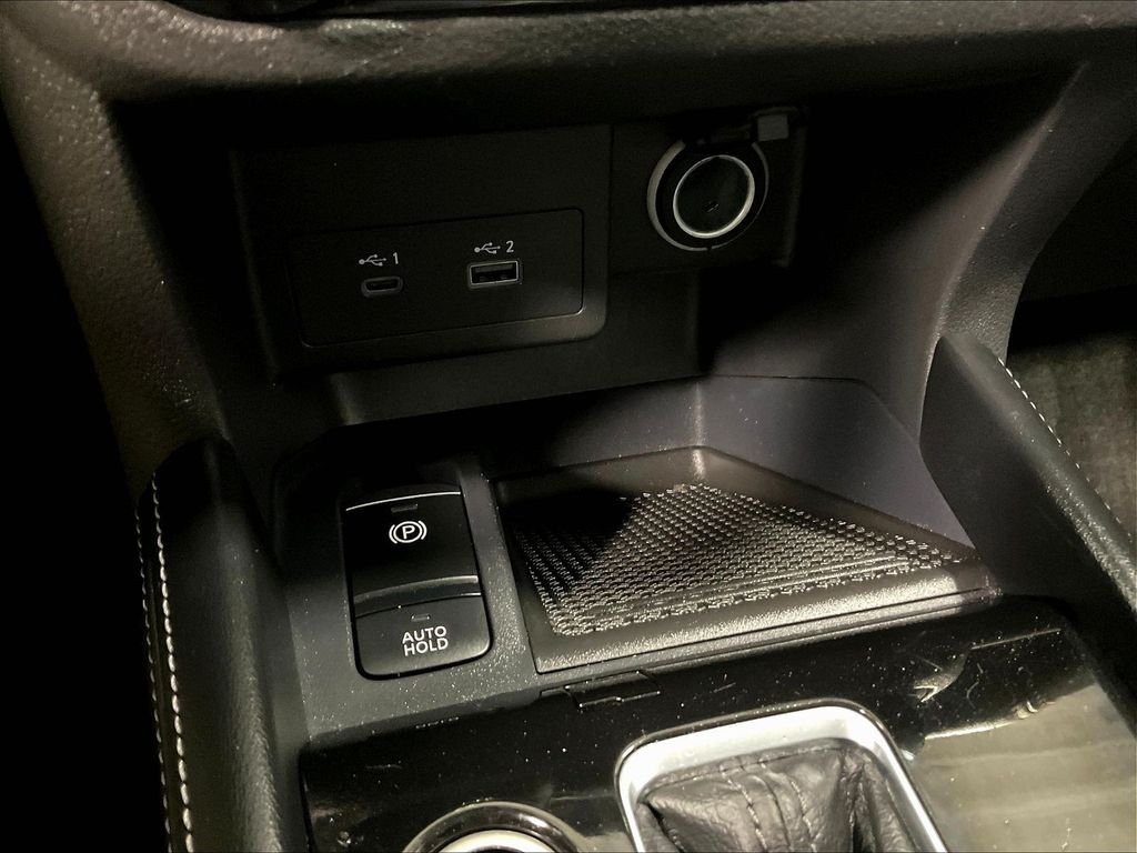Used 2023 White Nissan SR image 26