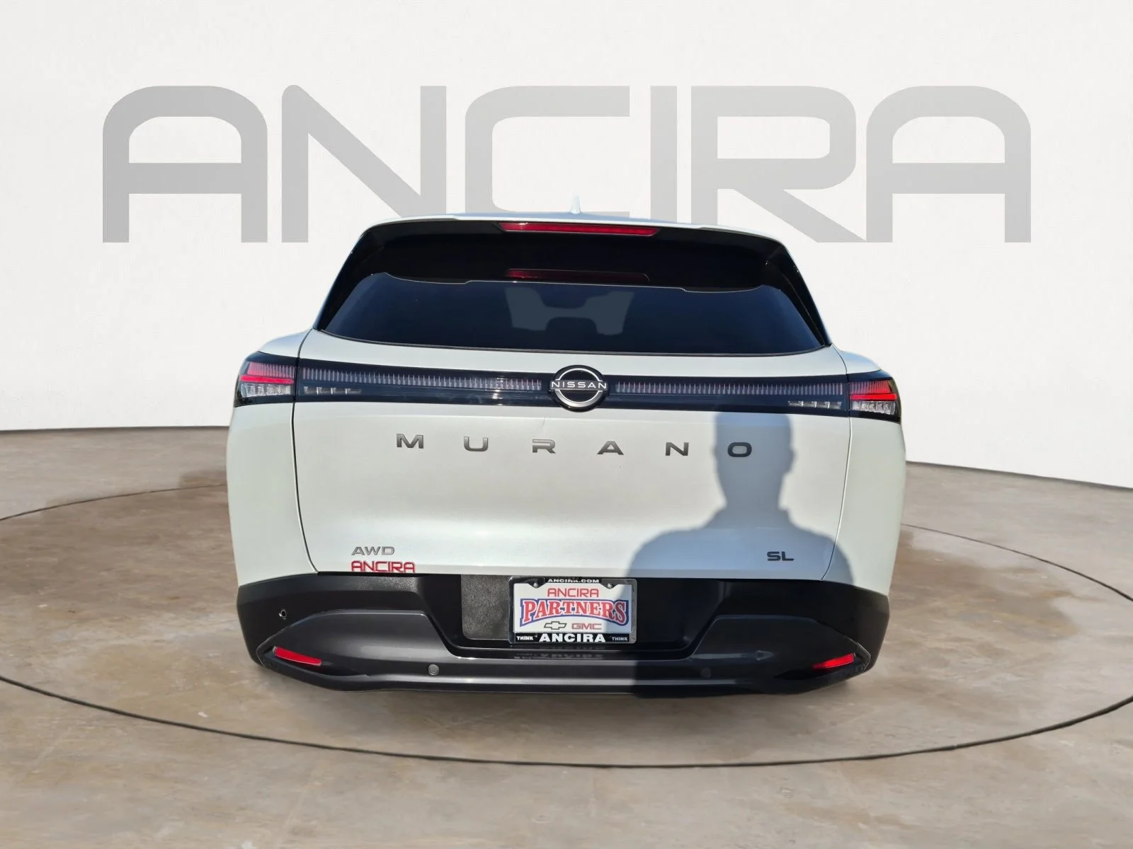 Used 2025 Everest White Pearl Tricoat Nissan SL image 9