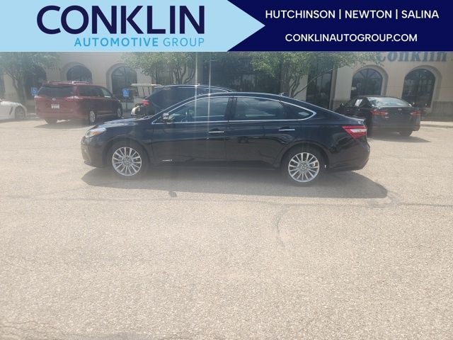 2017 Toyota Avalon Limited Hybrid's photo