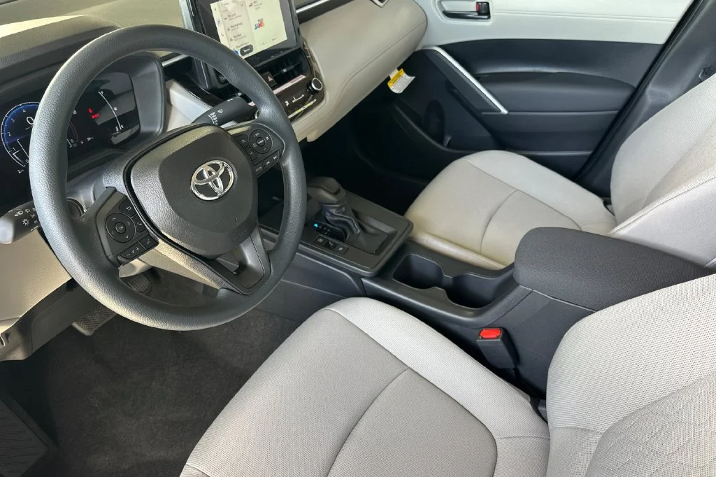 New 2026 Wind Chill Pearl <sup>1</sup> Toyota  L image 10