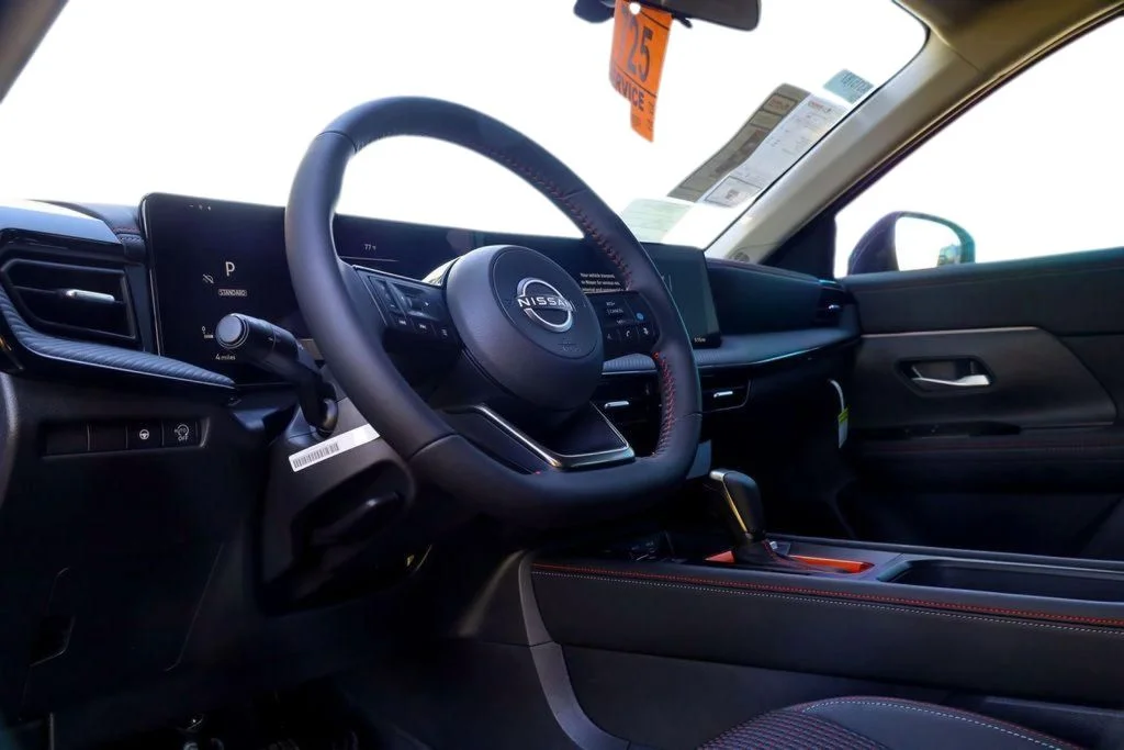2026 Nissan KICKS SR - Photo 9