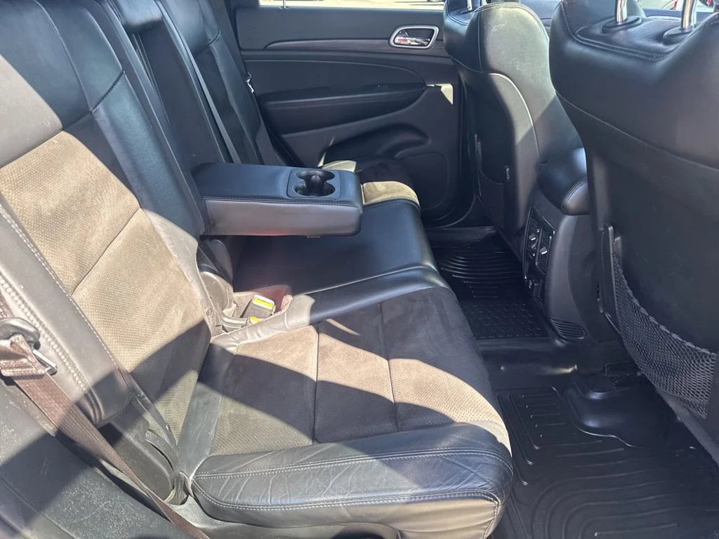 Certified Used 2019 Diamond Black Jeep Altitude image 40