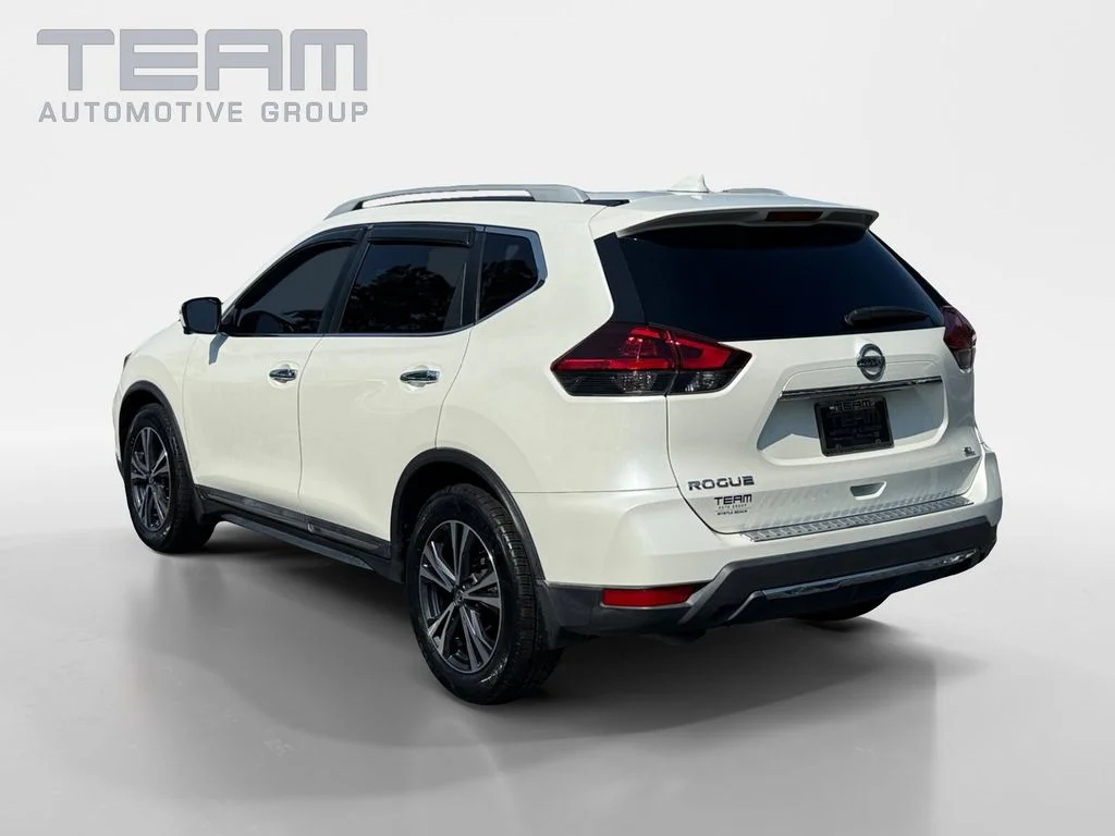 Used 2018 White Nissan SL image 5