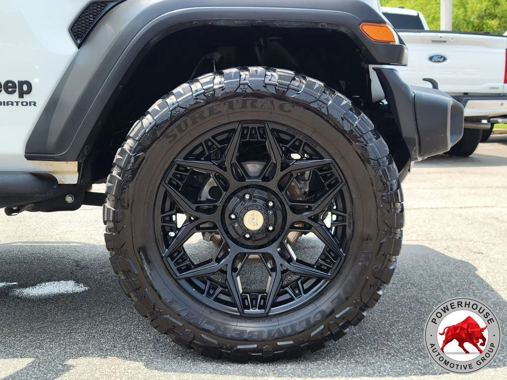 Used 2020 White Jeep Sport image 11