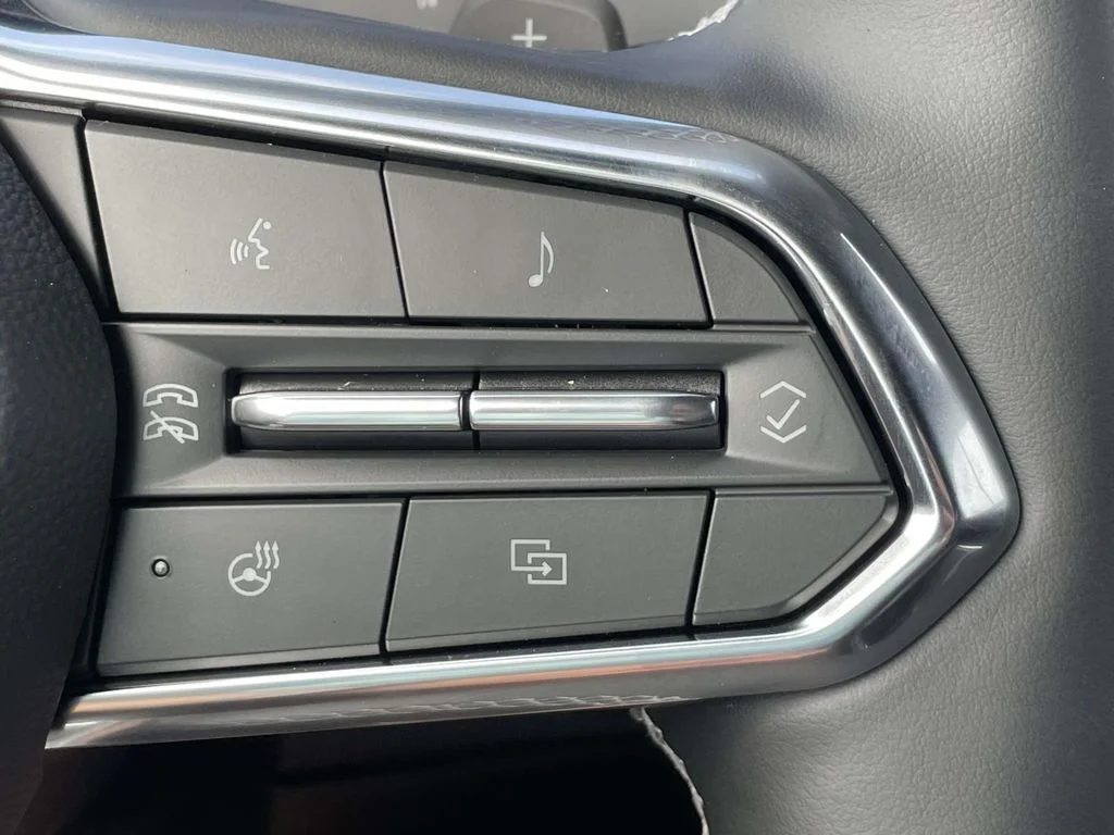 New 2026 Polar White Tricoat Chevrolet LT image 30