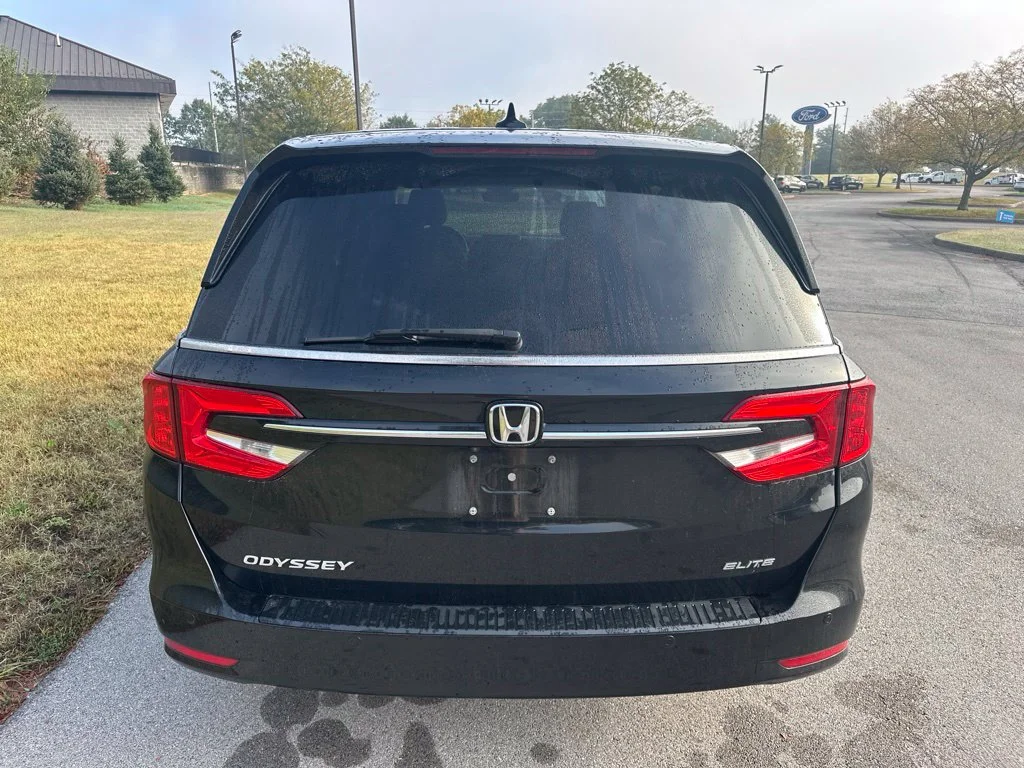 Used 2021 Black Honda Elite image 6