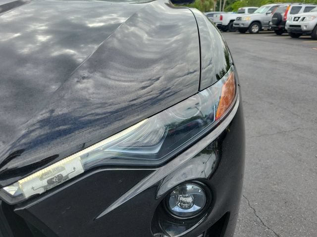 Used 2019 Nero Maserati Base image 12