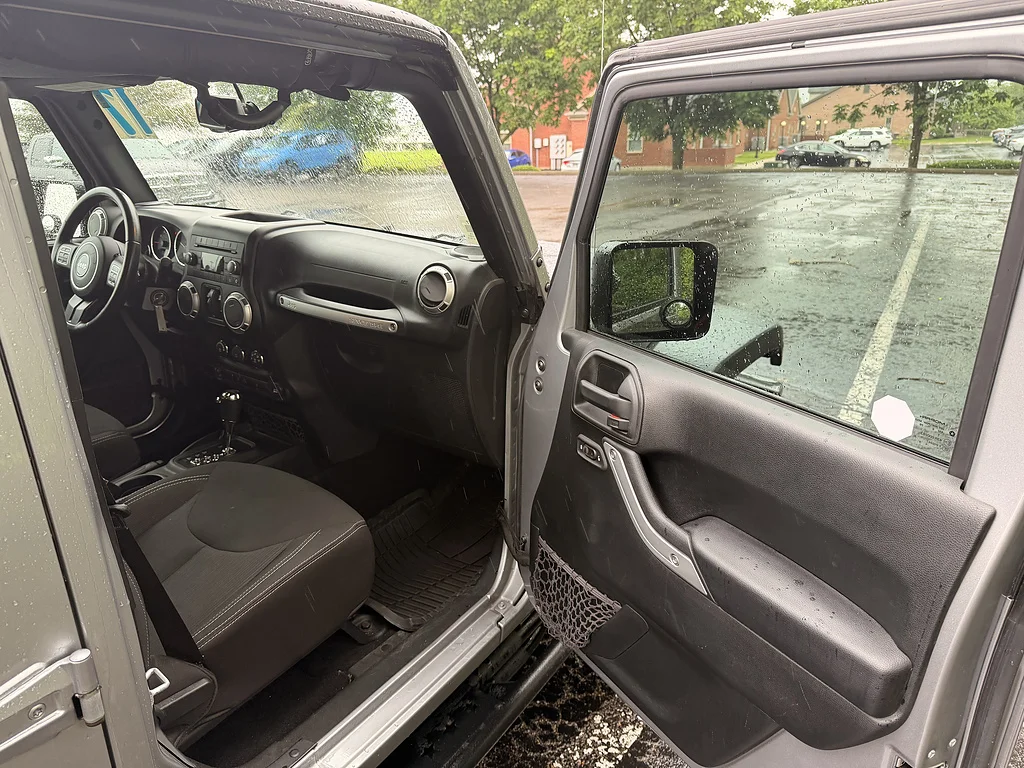 Used 2017 Billet Silver Metallic Clear Coat Jeep Rubicon image 14